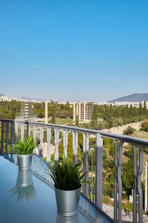 View (from property/room), Balcony/Terrace, Landmark view