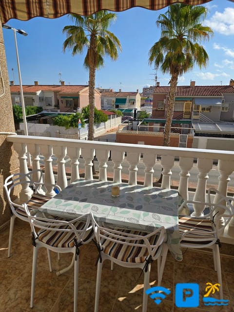 View (from property/room), Balcony/Terrace, City view, Street view