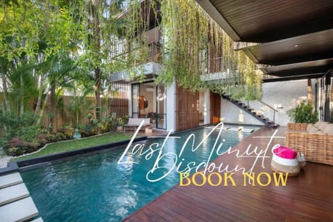 Property building, Patio, Garden, Garden view, Pool view, Swimming pool, sunbed