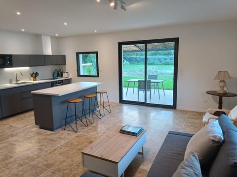 Kitchen or kitchenette, Living room, Dining area, pet friendly