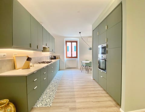 Kitchen or kitchenette, minibar, pet friendly, stove