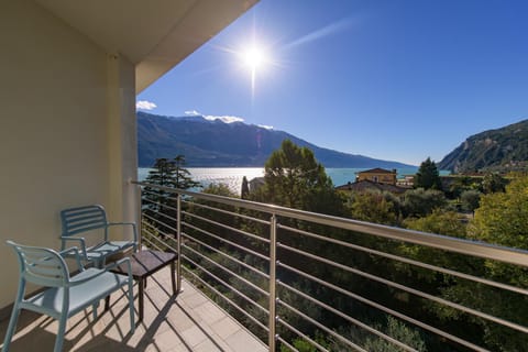 Natural landscape, Balcony/Terrace, Lake view