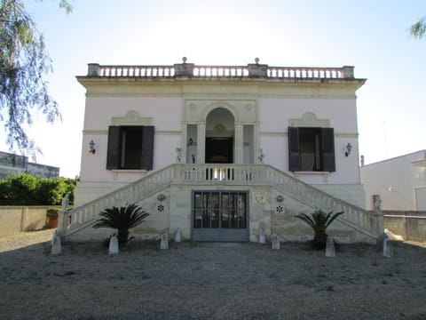 Property building, Day