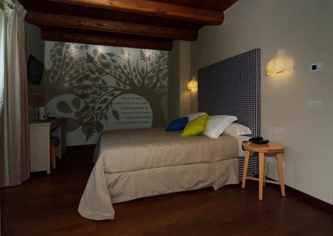 View (from property/room), Photo of the whole room, Decorative detail, Bedroom