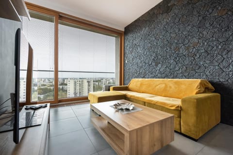 Communal lounge/ TV room, TV and multimedia, Living room, Seating area, Evening entertainment