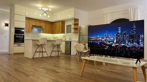 Communal lounge/ TV room, Communal lounge/ TV room, TV and multimedia, Kitchen or kitchenette, Dining area, minibar, Internal: Not applicable to any particular room