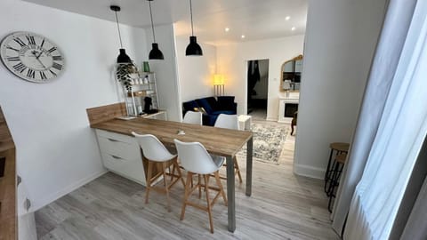 Dining area, minibar, kitchen