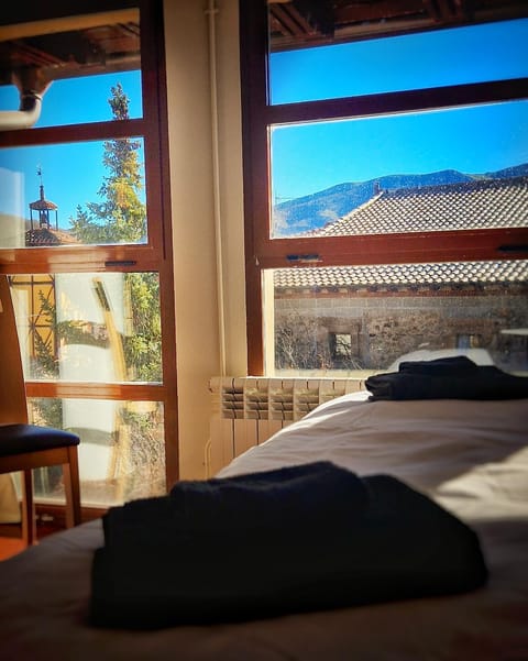 Natural landscape, Bedroom, Mountain view
