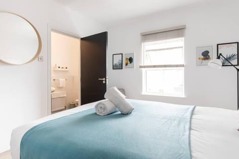 Top Floor, City Centre, Parking Apartment in Belfast