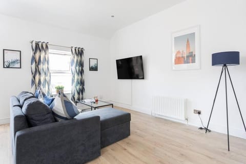 Top Floor, City Centre, Parking Apartment in Belfast