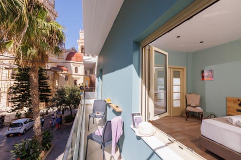 Property building, Patio, Bed, Day, View (from property/room), Balcony/Terrace, Living room, Photo of the whole room, Seating area, Dining area, Bedroom