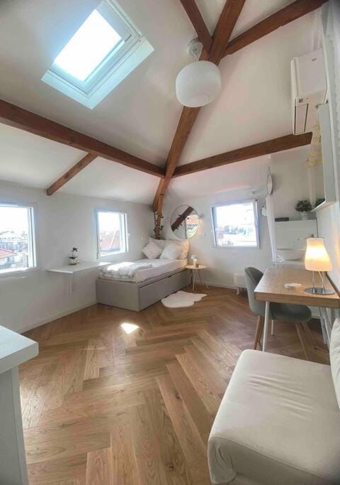 Photo of the whole room