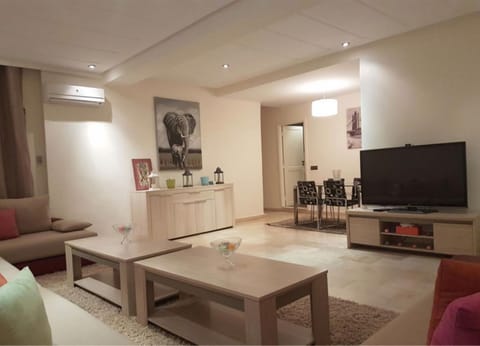 TV and multimedia, Living room, Dining area