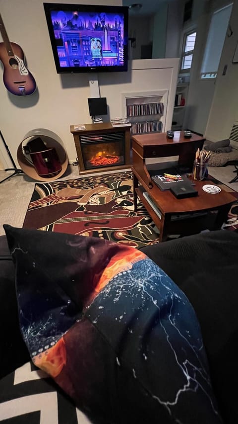 TV and multimedia, Living room, Evening entertainment