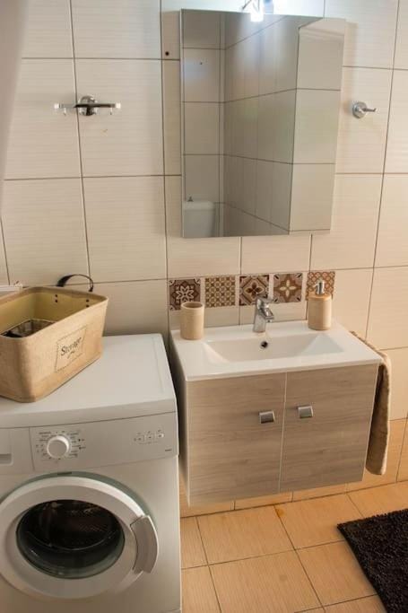 Κέντρο Μικρή καλαίσθητη μεζονέτα Apartment in Heraklion