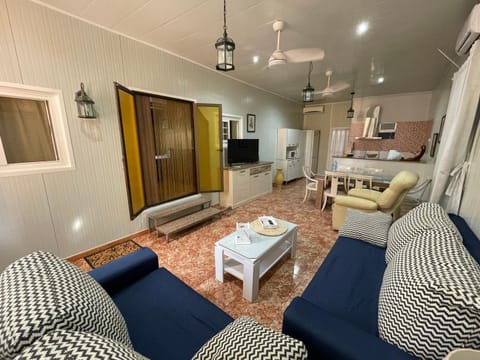 TV and multimedia, Kitchen or kitchenette, Living room, Seating area, Dining area, pet friendly, stove