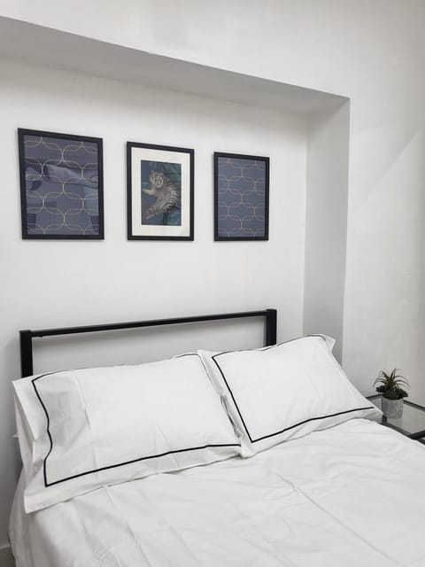 Property building, Bed, Property logo or sign, Bedroom, Area and facilities, Location, wedding