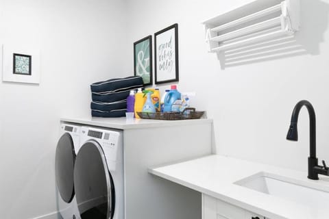 38-Acres of Luxury: 9BR, Indoor Pool, Gym, Near ND House in Niles Charter Township