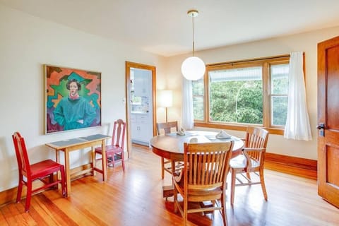 Artist’s Vintage Home 5 mins from ND Campus House in Mishawaka