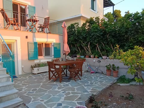 Property building, Patio, Garden, Other, furniture