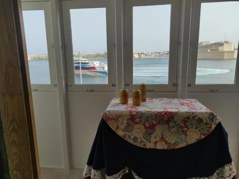 SeaFront Apartment In Valletta Apartment in Valletta