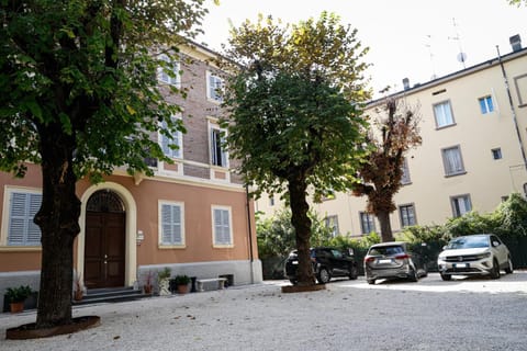 Day, Neighbourhood, Location, Parking