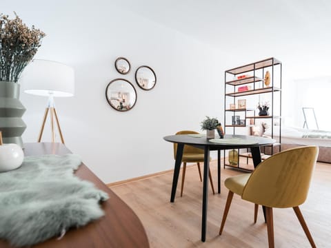 Living room, Seating area, Dining area