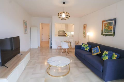 TV and multimedia, Living room, Dining area