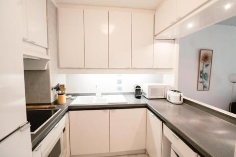 dishwasher, stove, kitchen