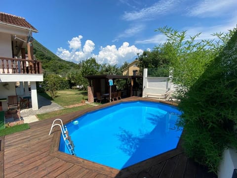 BBQ facilities, Garden, Garden view, Mountain view, Pool view