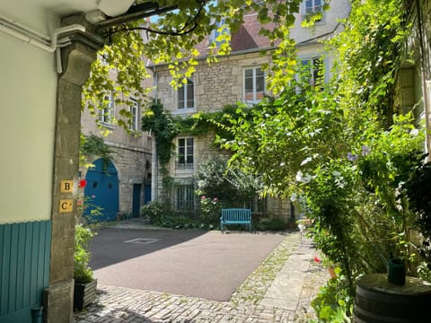 Property building, Inner courtyard view