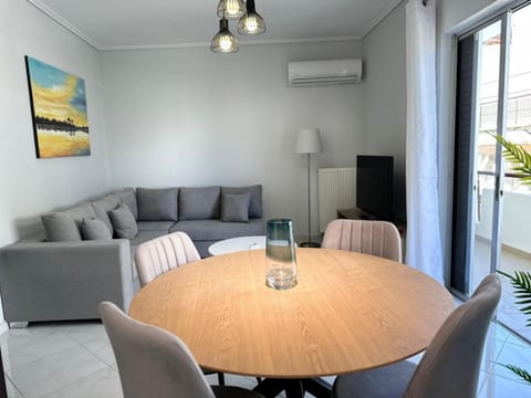 Redamancy -- PERI009 Apartment in Athens