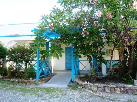 Facade/entrance, Day