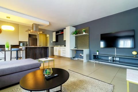 TV and multimedia, Kitchen or kitchenette, Living room, Seating area, Evening entertainment