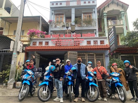 Property building, Day, People, Cycling, group of guests