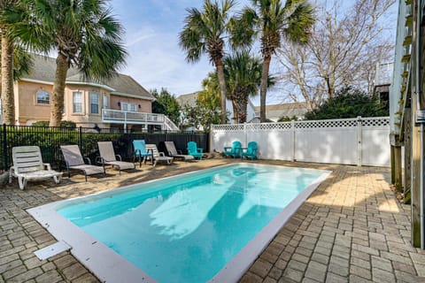 Walk to Ocean Surfside Beach Gem with Private Pool House in Surfside Beach