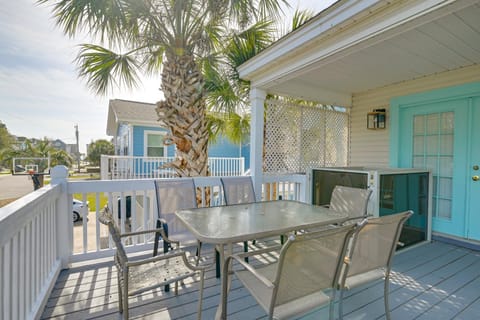 Walk to Ocean Surfside Beach Gem with Private Pool House in Surfside Beach