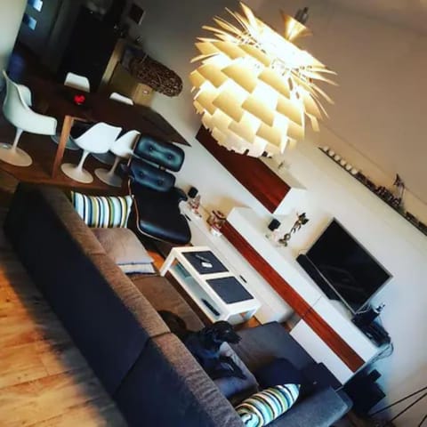 TV and multimedia, Living room, Seating area, Dining area, Evening entertainment