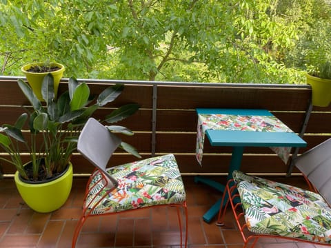 Patio, Garden, View (from property/room), Balcony/Terrace, Seating area, Garden view