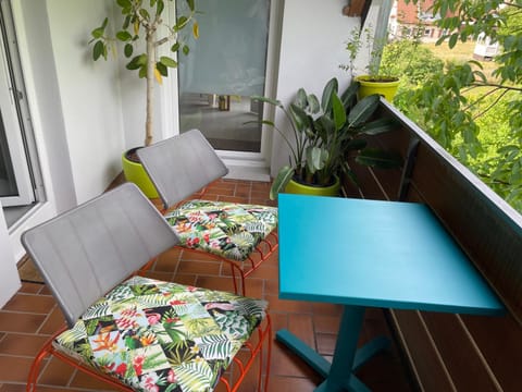Patio, Day, Summer, View (from property/room), Balcony/Terrace, Seating area, Garden view