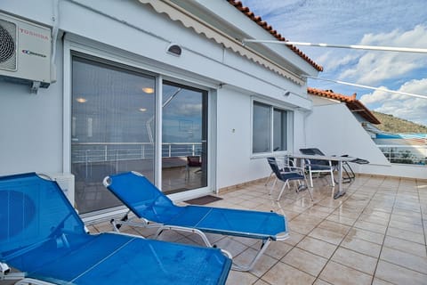 Day, Natural landscape, View (from property/room), Balcony/Terrace, sunbed