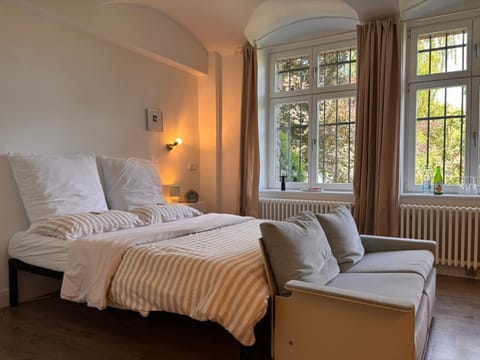 Bed, Bedroom, Guests