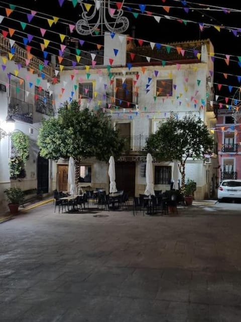 Property building, Night, Location