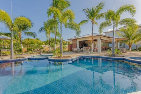 Facade/entrance, Swimming pool