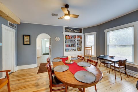 Cozy Hart Getaway with Fire Pit Less Than 1 Mi to Lake! House in Hart