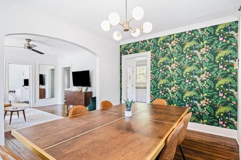 Dining area, Evening entertainment