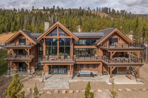 Spanish Peaks - Skylark Chalet House in Big Sky
