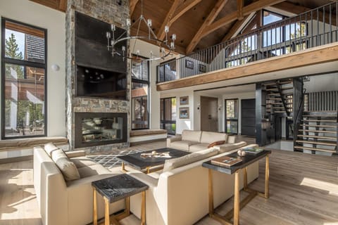 Spanish Peaks - Skylark Chalet House in Big Sky