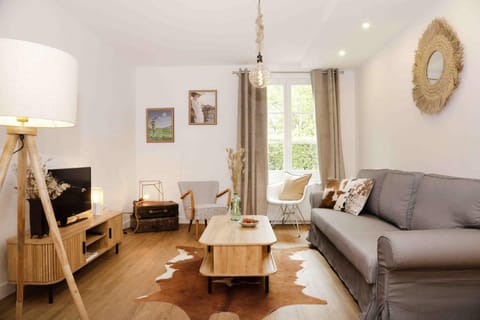 Communal lounge/ TV room, Living room