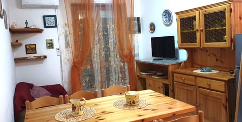 Living room, internet